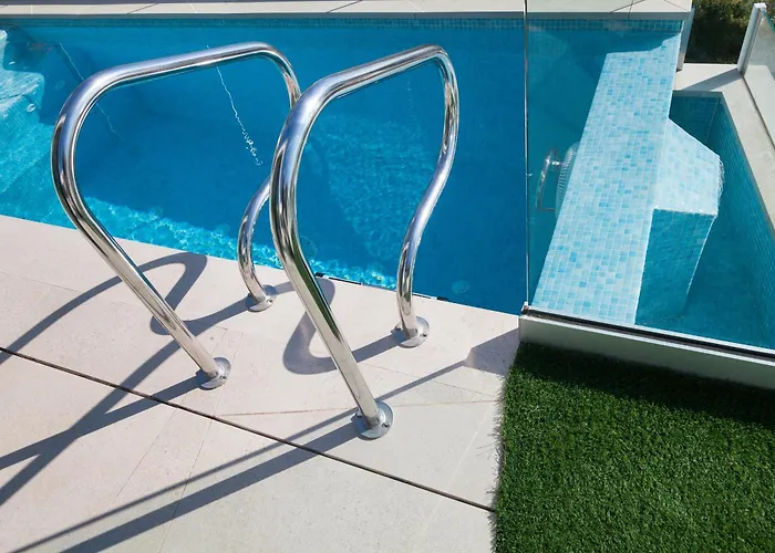 Vila 200m² New F With Private, Heated Pool And Amazing Ocean View.